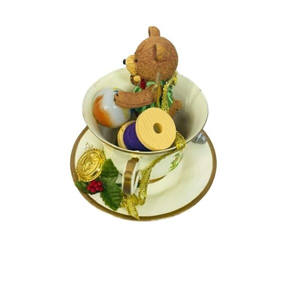 Carlton Cards Heirloom ornaments little treasures 2002 bear in a teacup - Picture 5 of 9